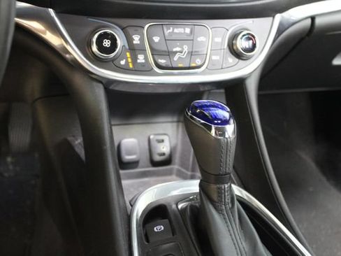 Used 2017 Chevrolet Volt Premier FWD image 20