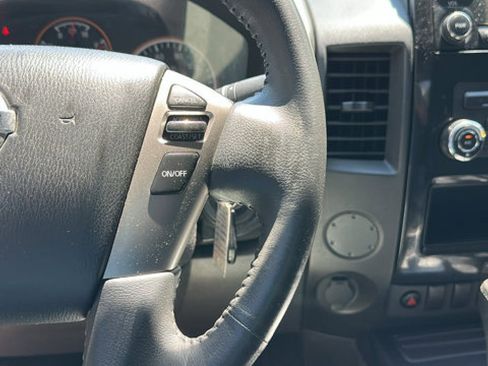 Used 2014 Nissan Titan SV image 17