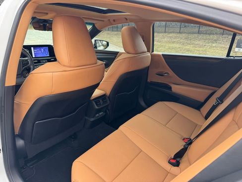 Certified 2024 Lexus ES 350 w/ Premium Package image 25