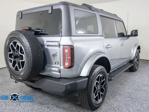 Used 2024 Ford Bronco Outer Banks AWD/4WD image 7