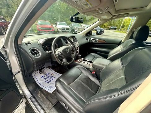 Used 2019 Nissan Pathfinder Platinum w/ Cargo Package image 2