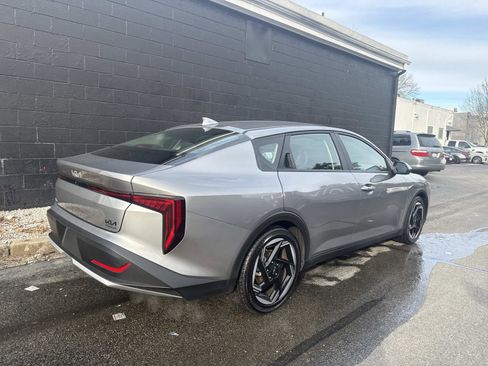 Used 2025 Kia K4 EX image 2