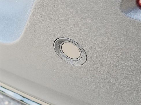 New 2026 Volvo XC40 B5 Core w/ Protection Package Premier image 9