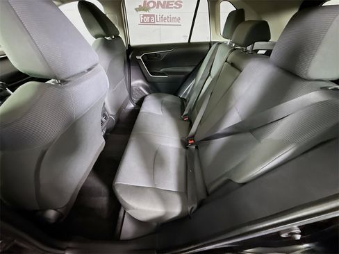 Certified 2022 Toyota RAV4 LE image 23