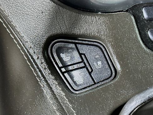 Used 2020 Chevrolet Tahoe Premier AWD/4WD image 21
