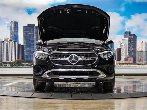 Certified 2025 Mercedes-Benz GLC 350e GLC 350e image 4