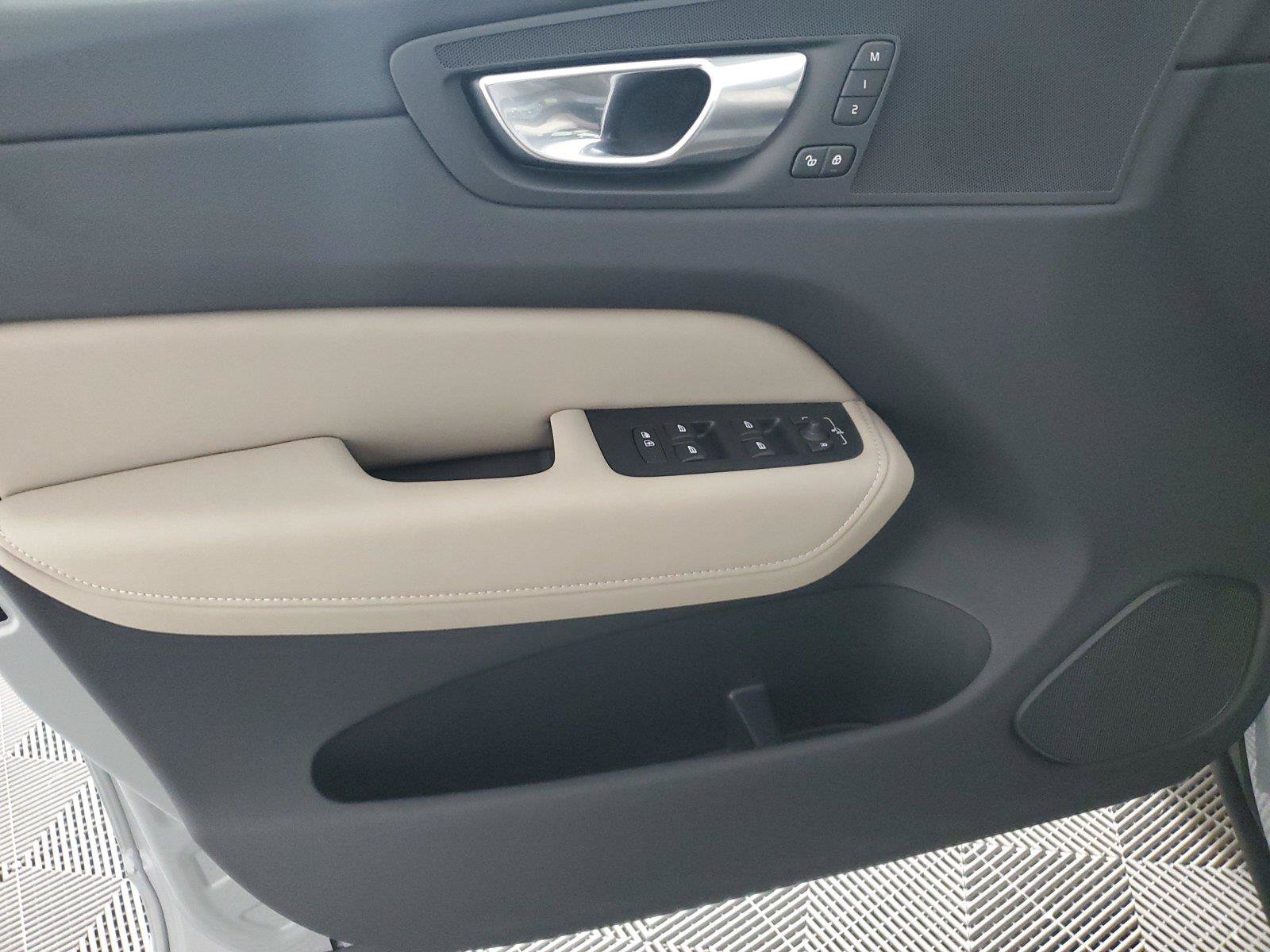 Certified 2026 Volvo XC60 B5 Core AWD/4WD image 19