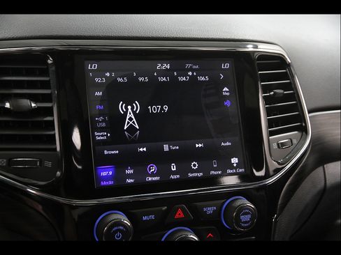 Used 2020 Jeep Grand Cherokee Altitude AWD/4WD image 9