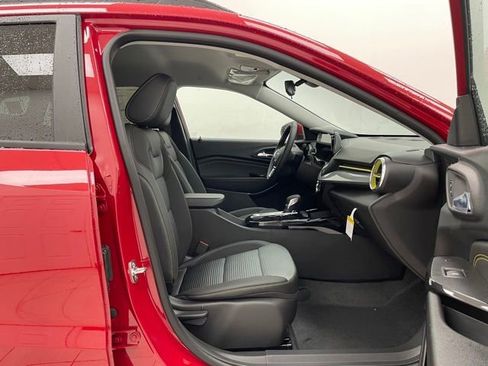 New 2026 Chevrolet Trax LT w/ Driver Confidence Package FWD image 13