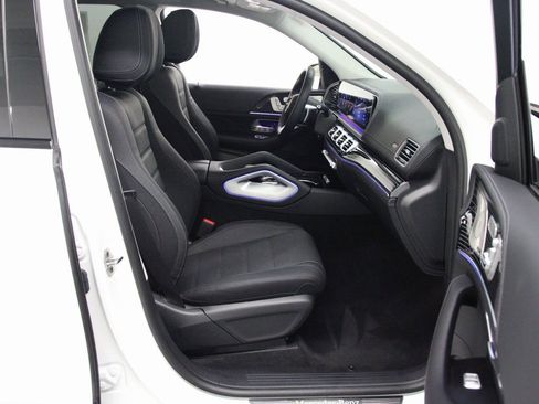 Certified 2024 Mercedes-Benz GLS 580 4MATIC image 22