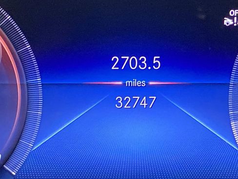 Used 2023 Mercedes-Benz GLB 250 4MATIC image 13