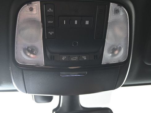 Used 2023 Dodge Durango GT image 34