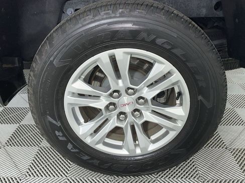 Used 2020 GMC Canyon SLE w/ Driver Alert Package image 30