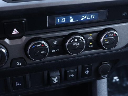 Used 2023 Toyota Tacoma TRD Off-Road image 18