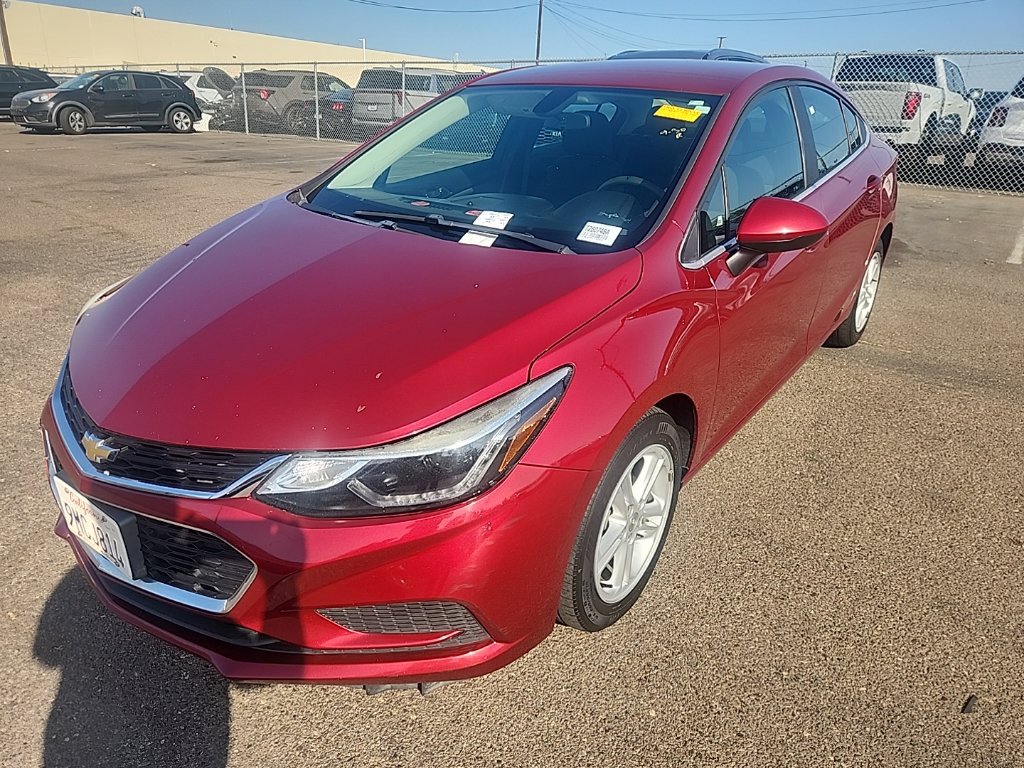 Used 2018 Chevrolet Cruze LT w/ Convenience Package FWD image 3