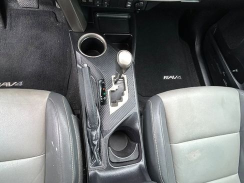 Used 2014 Toyota RAV4 Limited w/ Technology Package AWD/4WD image 19