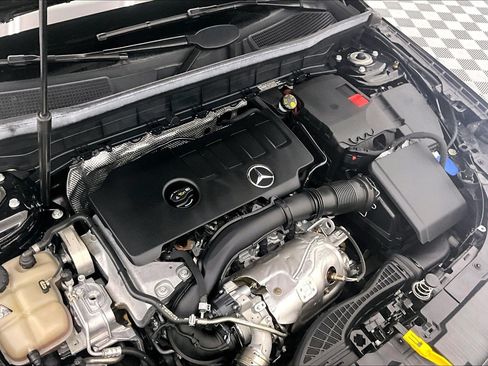 Certified 2022 Mercedes-Benz GLB 250 image 30