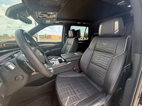 Certified 2025 Cadillac Escalade V AWD/4WD image 27