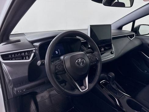 Certified 2025 Toyota Corolla SE w/ SE Premium Package image 9