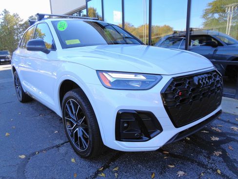 Used 2023 Audi SQ5 Premium Plus w/ Premium Plus Package image 3