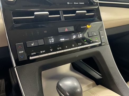 Used 2020 Toyota Avalon XLE w/ Carpet Mat Package image 16