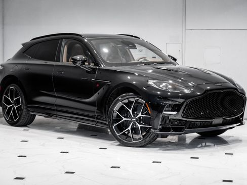 New 2026 Aston Martin DBX S image 48