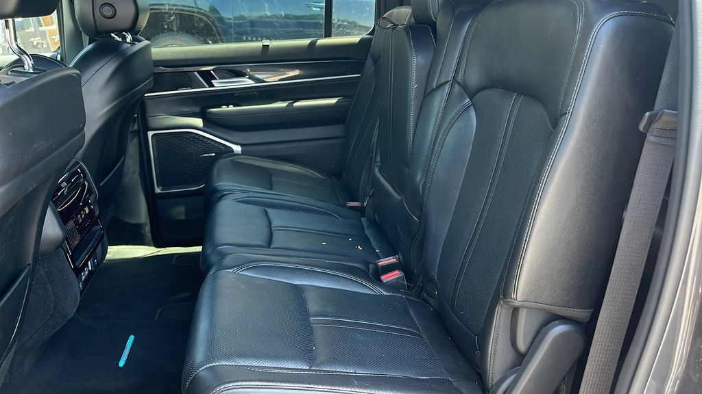 Used 2023 Jeep Wagoneer 4WD w/ Convenience Group I image 21