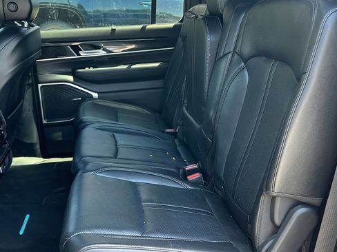 Used 2023 Jeep Wagoneer 4WD w/ Convenience Group I image 21