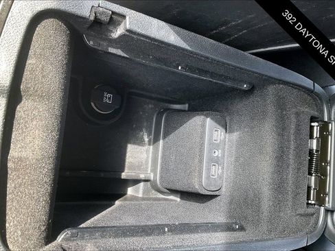 Used 2017 Dodge Charger R/T RWD image 31