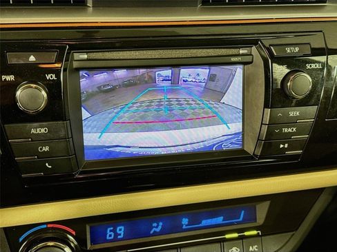 Used 2016 Toyota Corolla LE FWD image 16