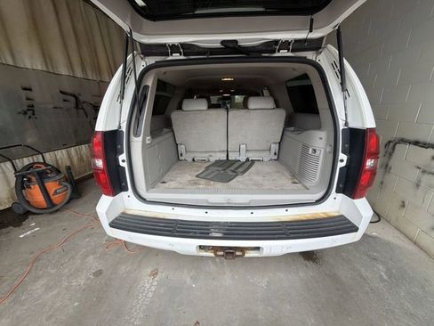 Used 2008 Chevrolet Suburban LTZ w/ LTZ Preferred Equipment Group AWD/4WD image 26