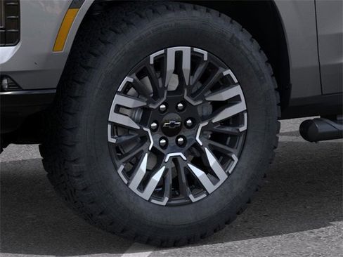 New 2026 Chevrolet Tahoe Z71 image 9