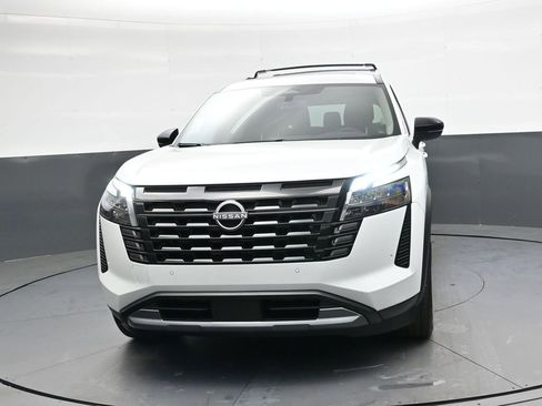 New 2026 Nissan Pathfinder SL w/ SL Premium Package AWD/4WD image 9