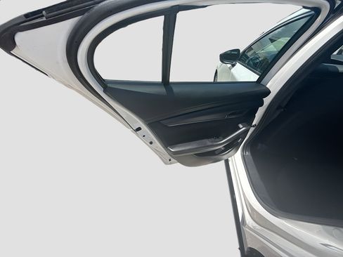 Used 2020 MAZDA MAZDA3 Sedan FWD image 24