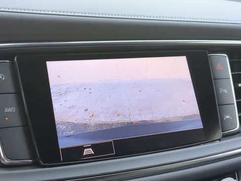 Used 2023 Buick Enclave Essence image 29