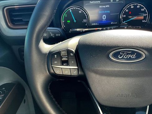 Used 2024 Ford Maverick Lariat image 18