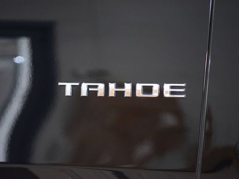 Used 2021 Chevrolet Tahoe Premier AWD/4WD image 14