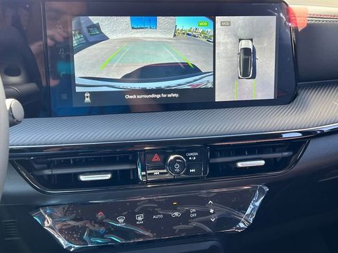New 2026 Nissan Kicks SR FWD image 18