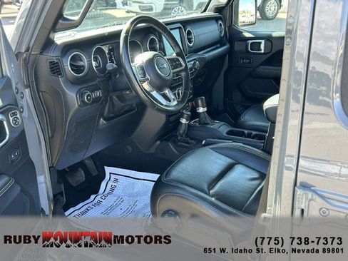 Used 2020 Jeep Wrangler Unlimited Sahara image 10