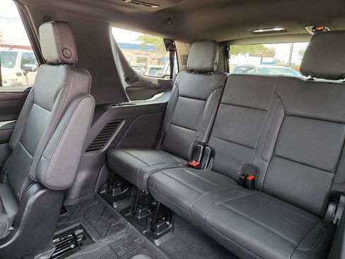 Used 2024 Chevrolet Tahoe Z71 w/ Z71 Off-Road Package AWD/4WD image 11