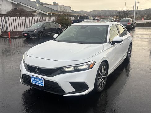 Certified 2024 Honda Civic EX-L image 1