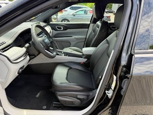 Used 2023 Jeep Compass Latitude w/ Sun and Sound Group AWD/4WD image 19