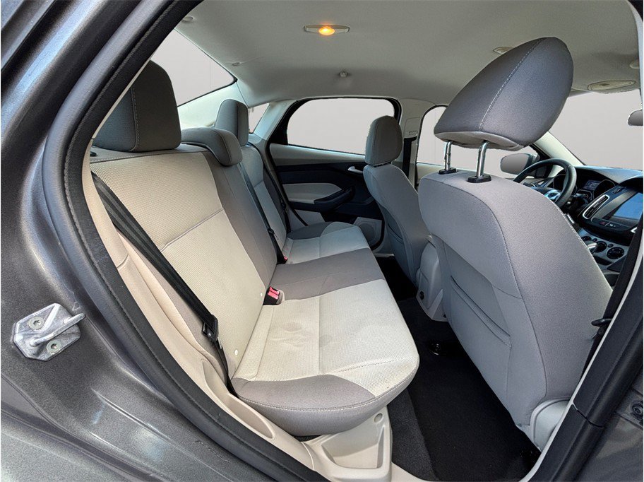 Used 2013 Ford Focus SE w/ Super Fuel Economy (SFE) Pkg FWD image 29