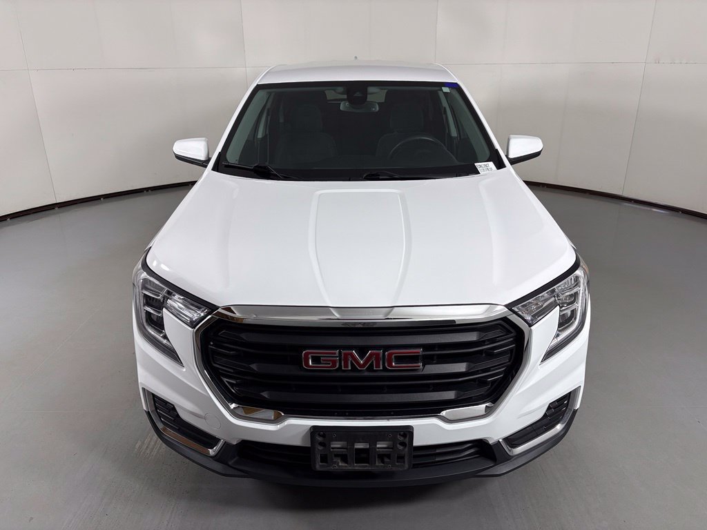 Used 2024 GMC Terrain SLE FWD image 3