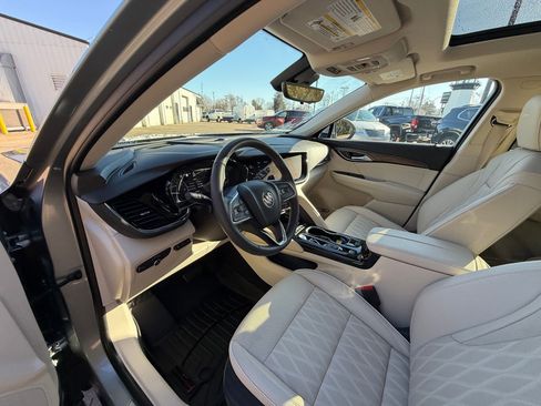 Used 2023 Buick Envision Avenir image 10
