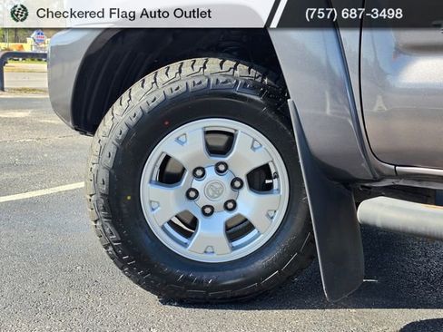 Used 2015 Toyota Tacoma PreRunner w/ SR5 Package image 16