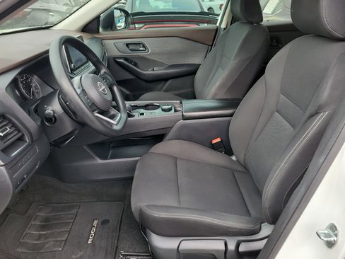 Used 2023 Nissan Rogue S image 17