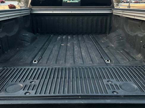 Used 2019 Nissan Titan Platinum Reserve image 9