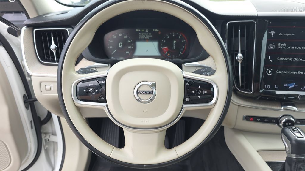 Used 2018 Volvo XC60 T5 Inscription w/ Convenience Package AWD/4WD image 15