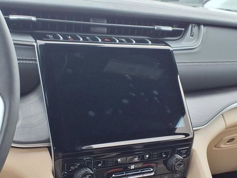 New 2025 Jeep Grand Cherokee L Limited w/ Luxury Tech Group II image 8